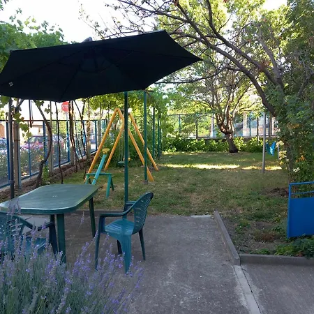 招待所 лятна генчеви град 奥布佐尔