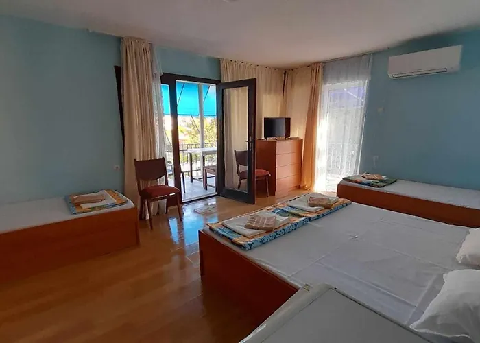 лятна генчеви град בית הארחה *