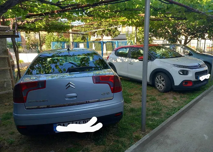 лятна генчеви град בית הארחה