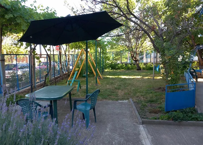 בית הארחה лятна генчеви град אובזור